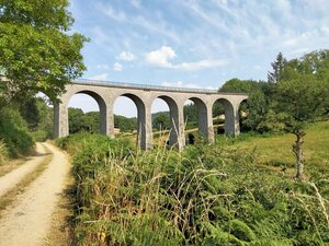 Viaduc, ancienne ligne chemin de fer, tunnel